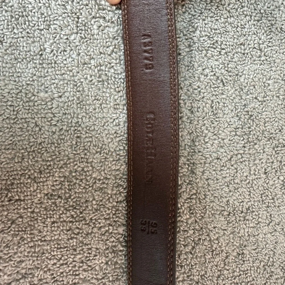 Cole Haan Mens Brown Pebbled Leather Belt Gold Buckle Size 38 A37779 Dress Belt